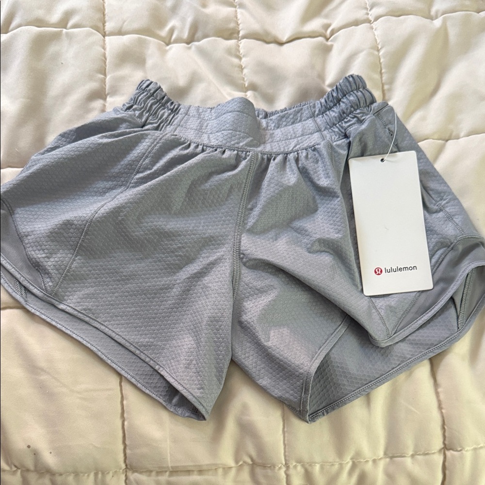 NWT Hotty Hot LR Short 4”